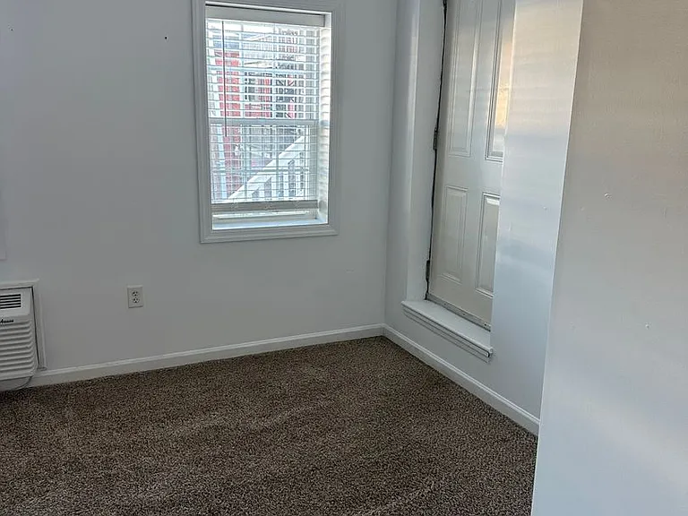 36 W Market St — Photo 6