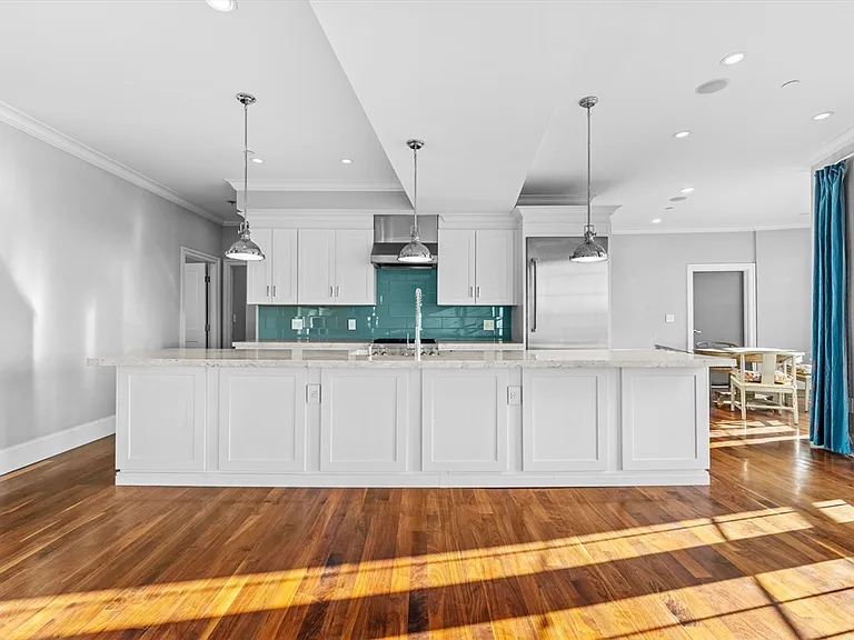 99 D St #PENTHOUSE — Photo 5