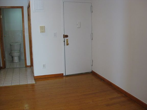 4th image of 1657 Madison Ave #2C