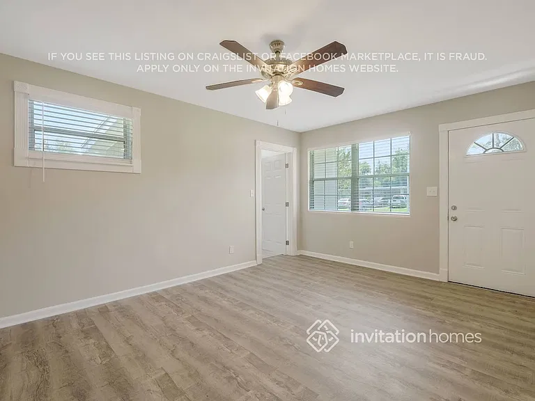 7917 Chateau Dr S — Photo 3
