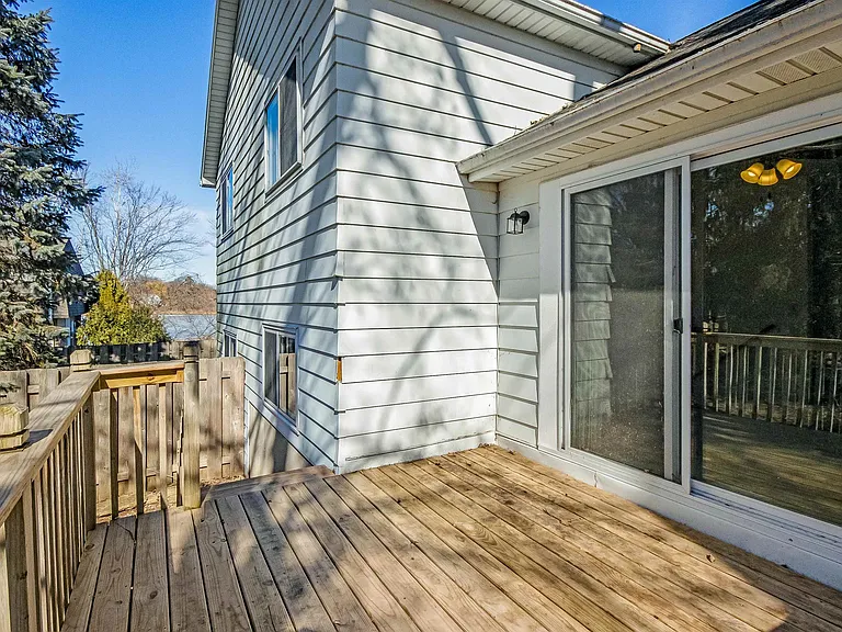 1302 N Gammon Rd — Photo 35