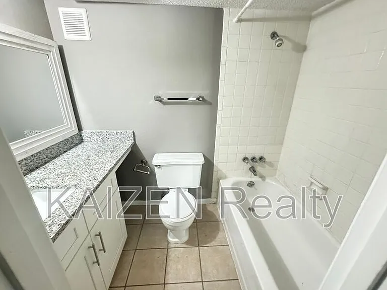 6747 Quail Hollow Ct #2 — Photo 5