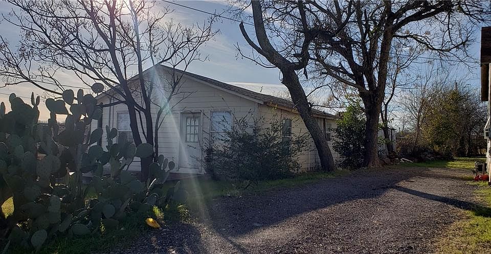 2nd image of 3015 Prairie Ave