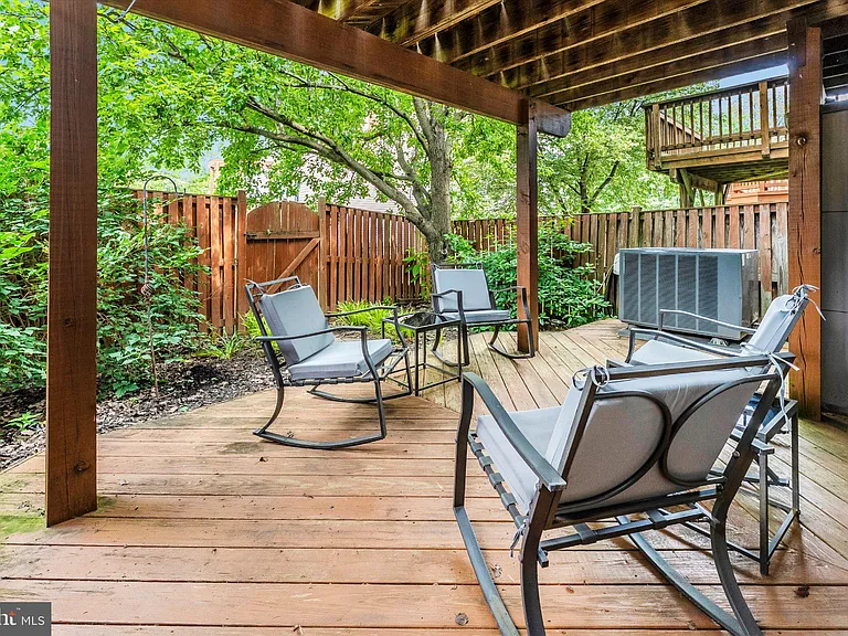 7115 Oberlin Cir — Photo 37