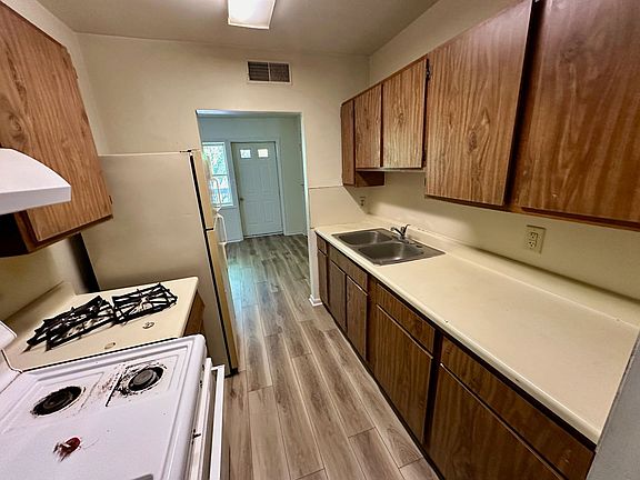 4th image of 353 E Liberty St APT M