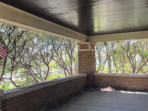 3rd image of 3822 Washington Blvd