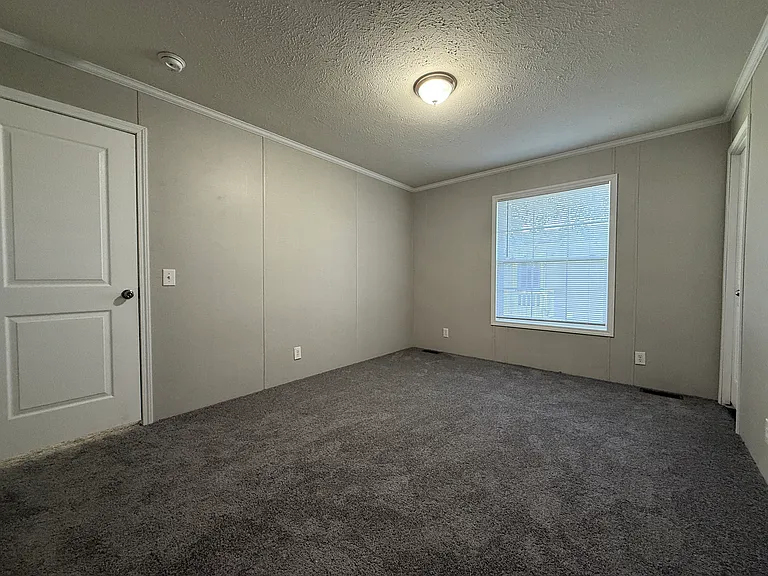 38000 Le Chateau Blvd #124 — Photo 30