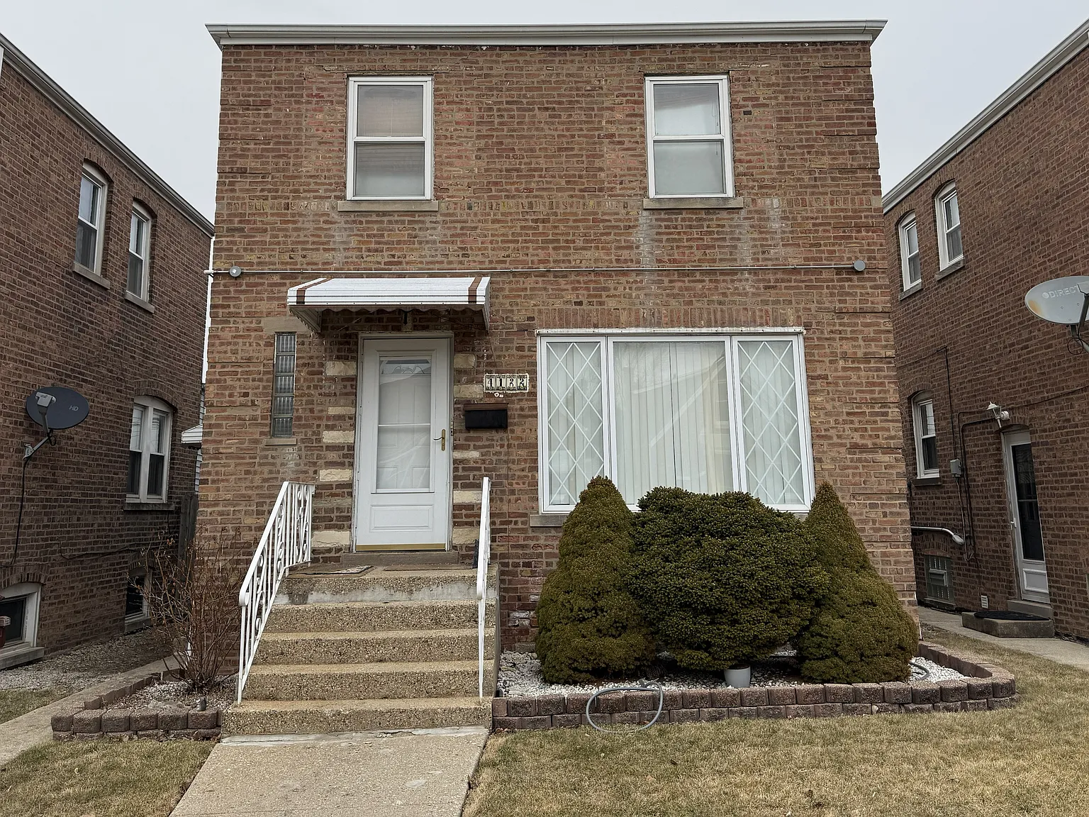 3 bed, 1300 sqft, $2,000 — Photo 1