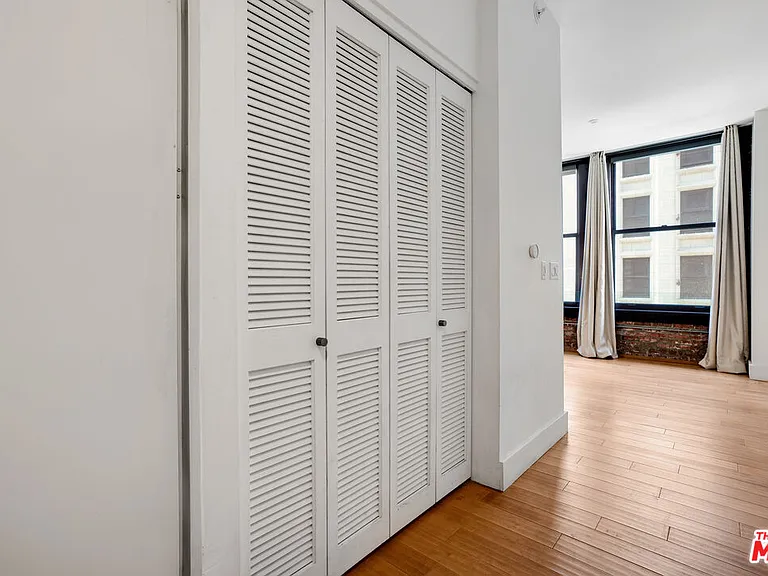 460 S Spring St #512 — Photo 28