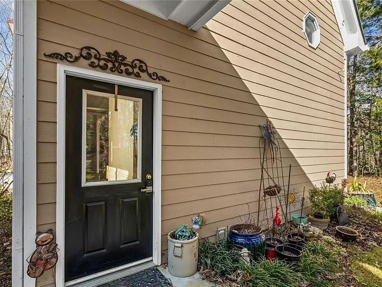 4640 Chestatee Pointe Rd — Photo 1