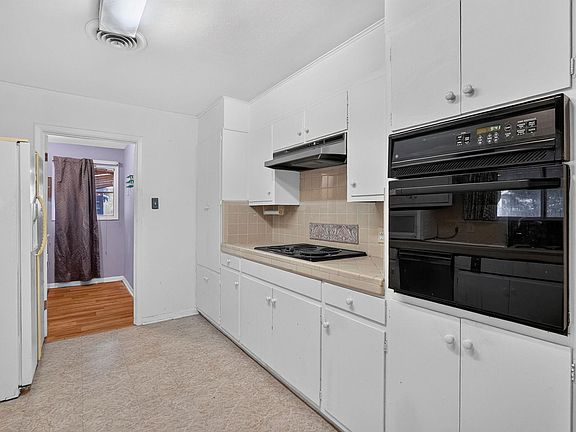 5th image of 2312 Kent St