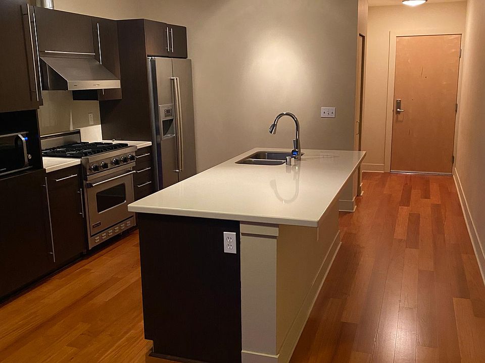 1st image of 530 Broadway E #515