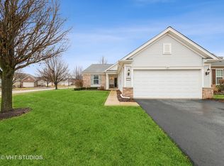 2790 Beacon Point Cir, Elgin, IL 60124