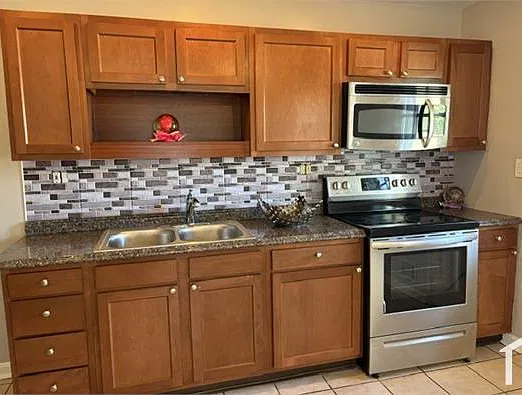 3 bed, 1152 sqft, $2,100 — Photo 1