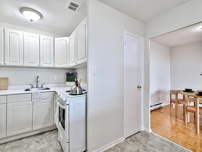 49 Wellington St — Photo 8