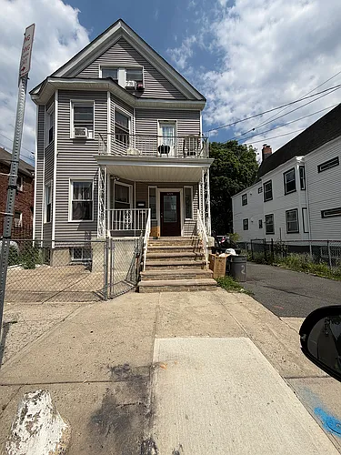 244 Smith St #1 Photo 1