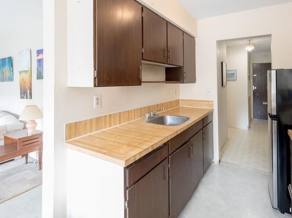 5127 Irving St #106, Burnaby, BC V5H 1T6