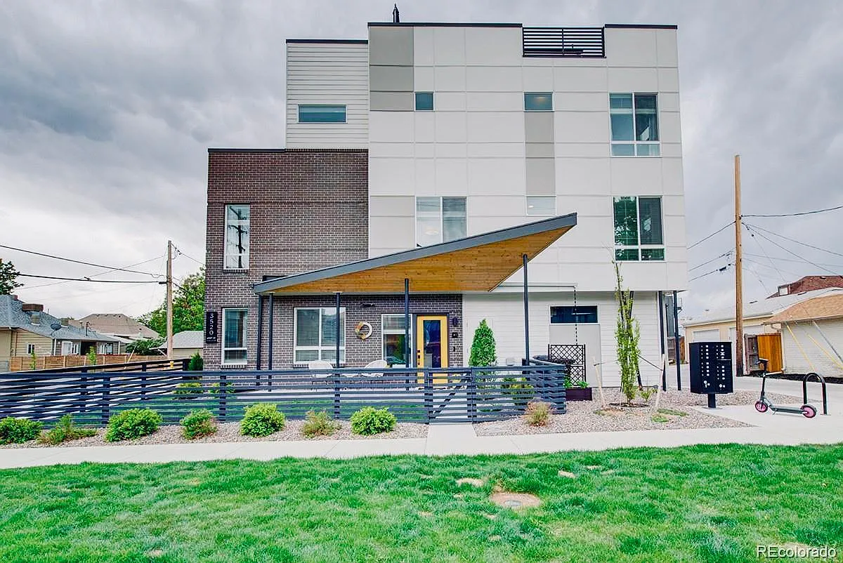 3520 W Conejos Pl — Photo 3