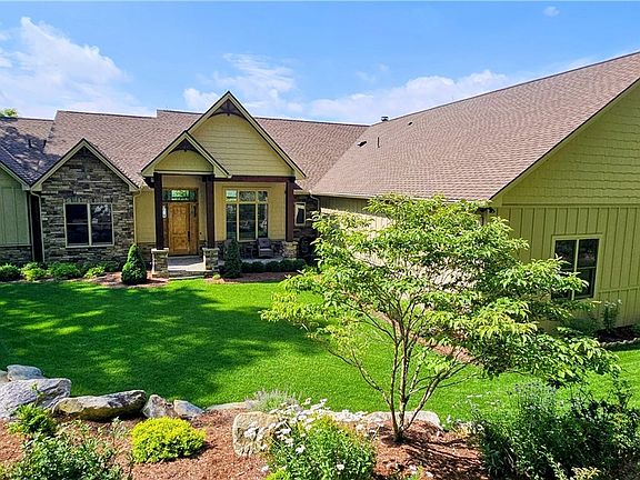2nd image of 534 Farm Loop Road