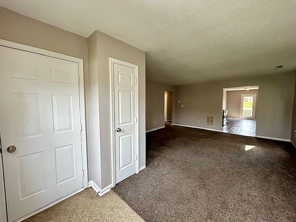 4th image of 515 Bridgestone Dr