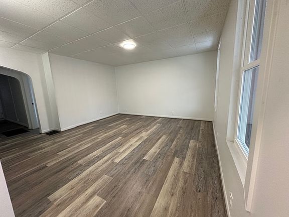 2nd image of 162 1/2 N 7th St #162-1/2