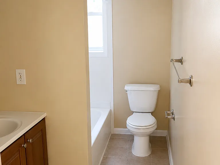 30-31 Beech St #3CA — Photo 2