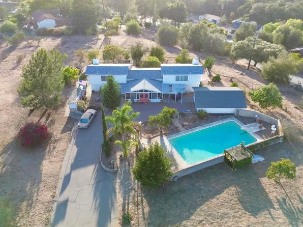 1701 Acacia Ln, Fallbrook, CA 92028