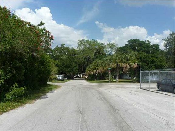 4th image of 2820 8th Street Ct W