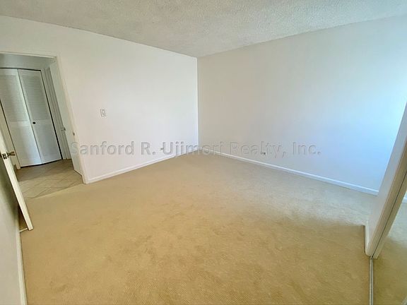 3rd image of 725 Piikoi St APT 402