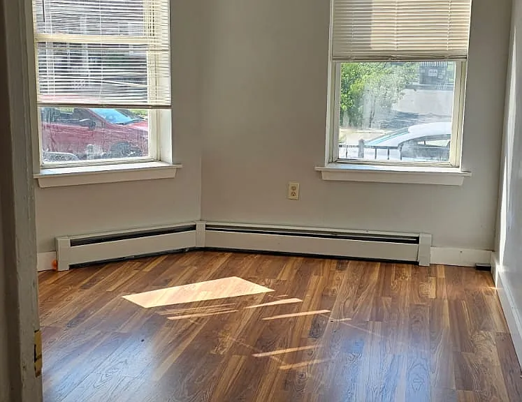 104-106 Beech St #1R — Photo 1