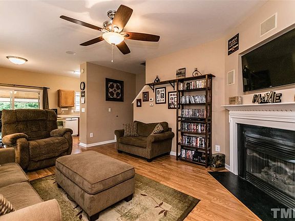 4th image of 373 Woodson Dr