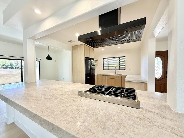 42755 Santiago Pl — Photo 2