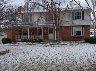 288 W Maplemere Rd, Williamsville, NY 14221