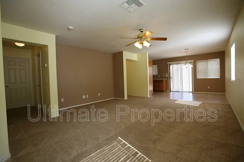 3 bed, 2.0 bath, 1283 sqft, $1,795 — Photo 3