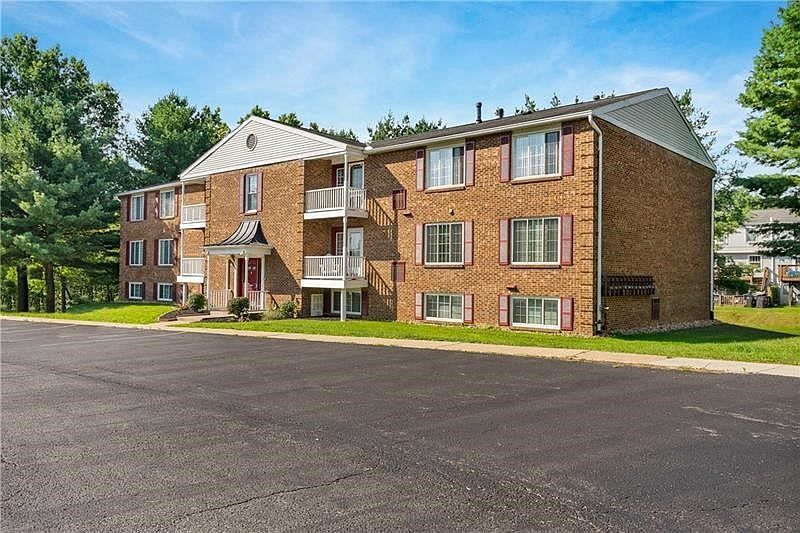 1st image of 951 Wood Hollow Dr