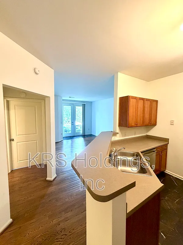 1 bed, 1.0 bath, 785 sqft, $1,725 — Photo 4