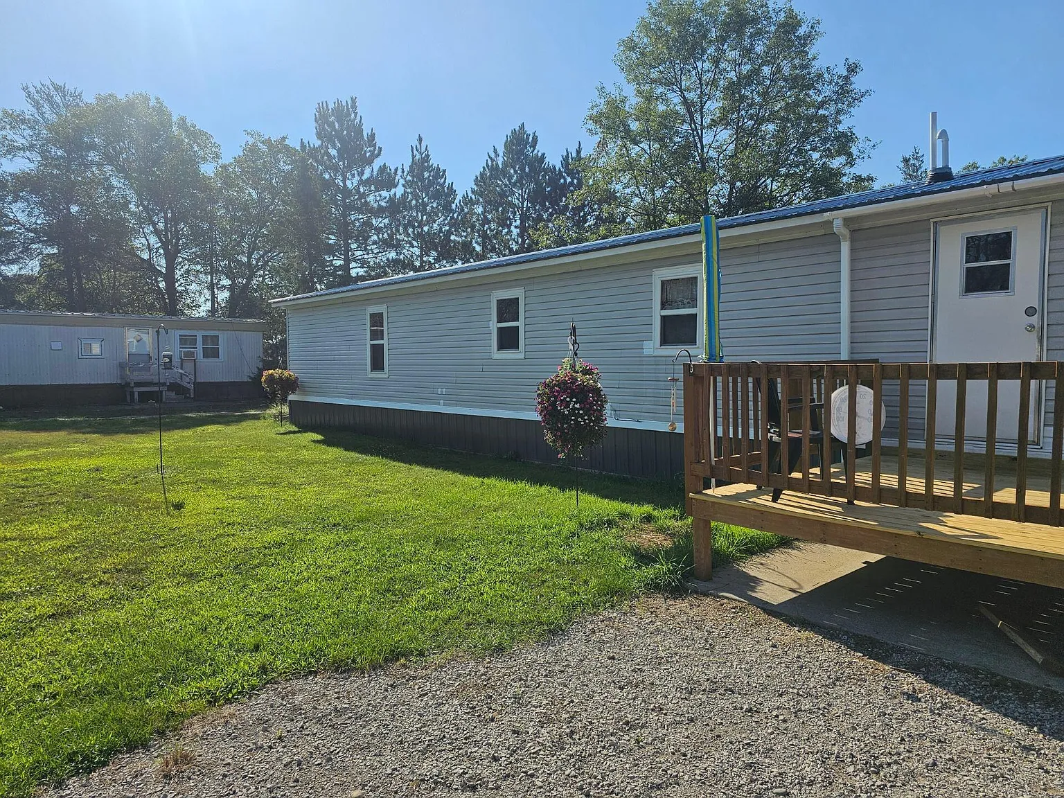208 Crestwood Dr photo 1