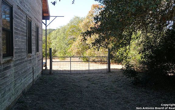 5th image of 1075 Pipe Springs Dr