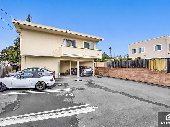 2nd image of 3555 Maple Ave APT 1