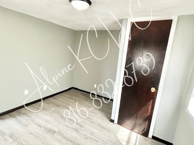 132 Countryside Ln — Photo 3