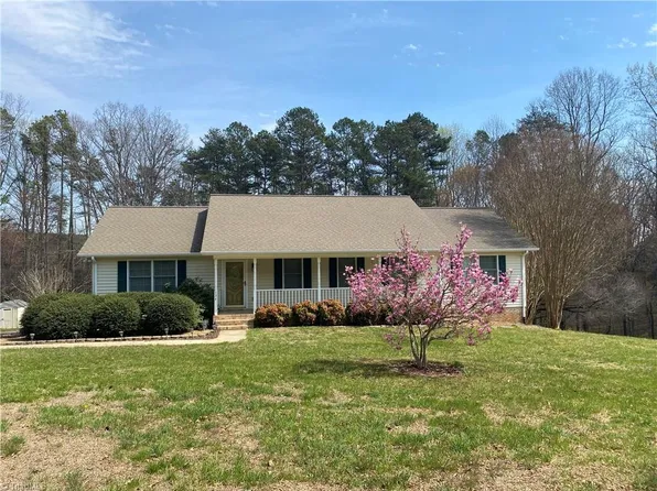 134 Fern Creek Trl, Mount Airy, NC 27030