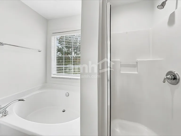 231 Mott Rd — Photo 16