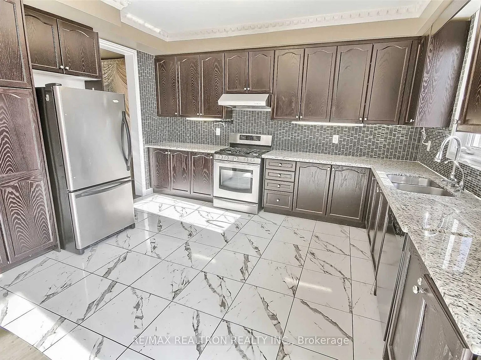 5 bed, $4,800 — Photo 4