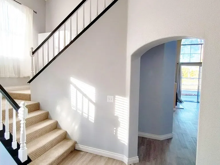 28414 Champions Dr — Photo 13
