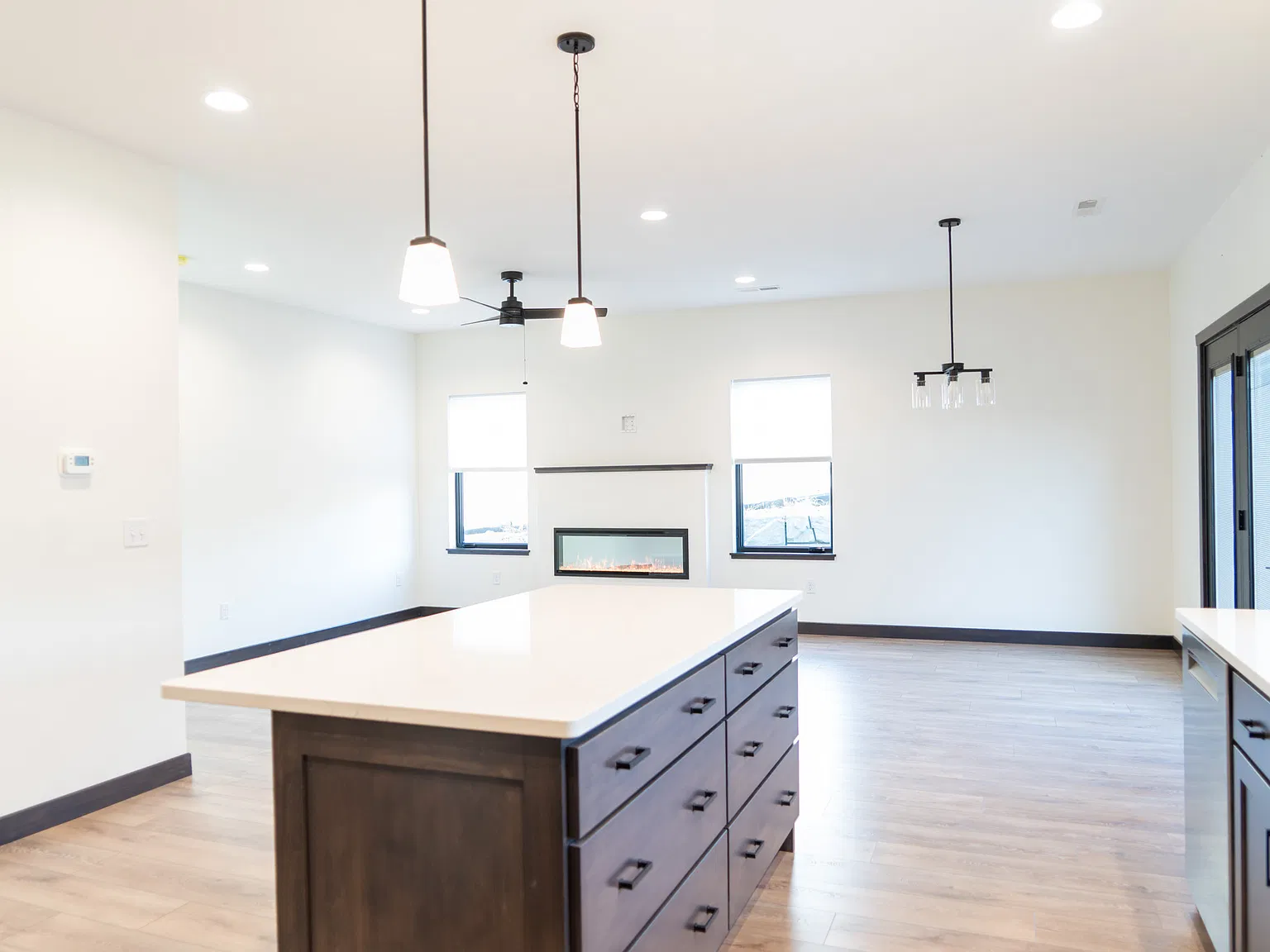 3 bed, 2.5 bath, 1632 sqft, $3,150 — Photo 3