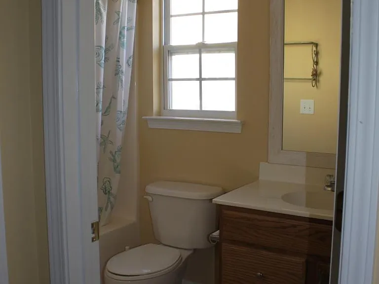Full bath upstairs