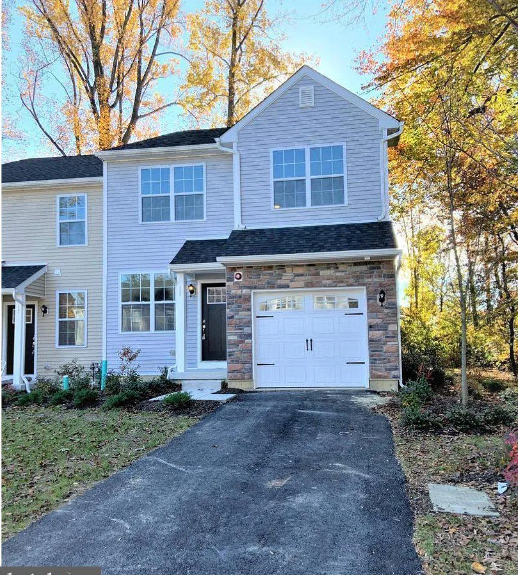 3 bed, 2.5 bath, 1872 sqft, $3,100 — Photo 1