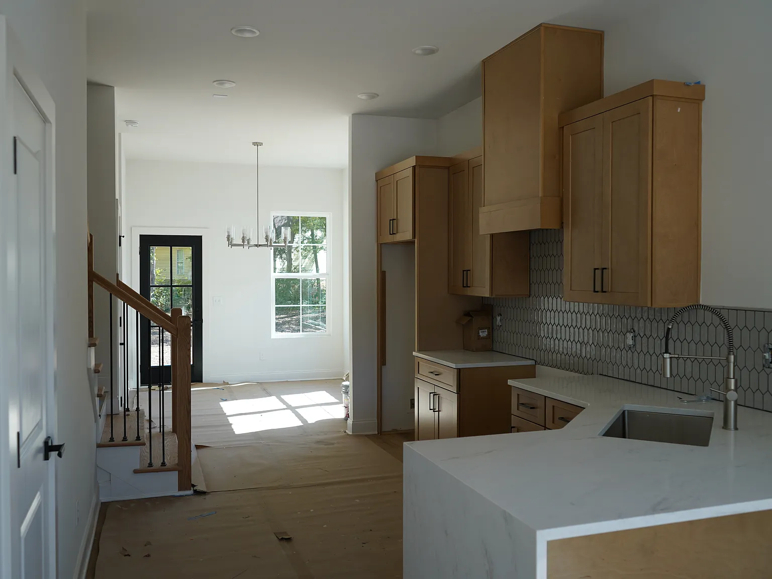 4 bed, 2200 sqft, $2,800 — Photo 2
