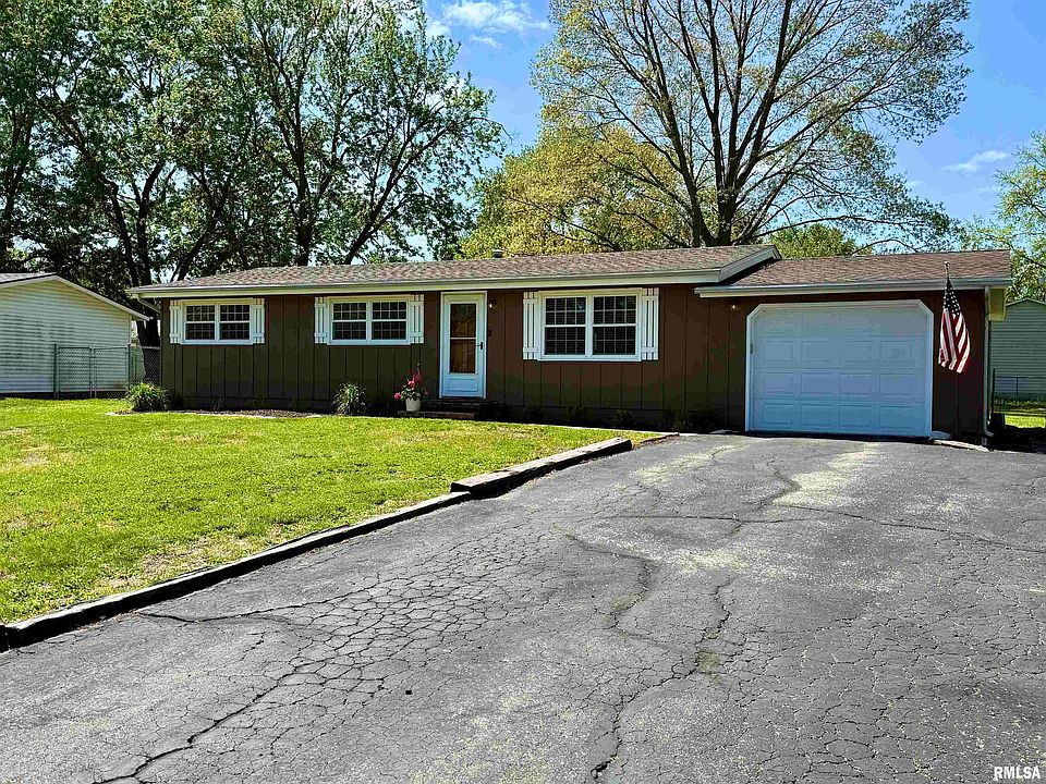 1st image of 814 W Sunnyview Ave