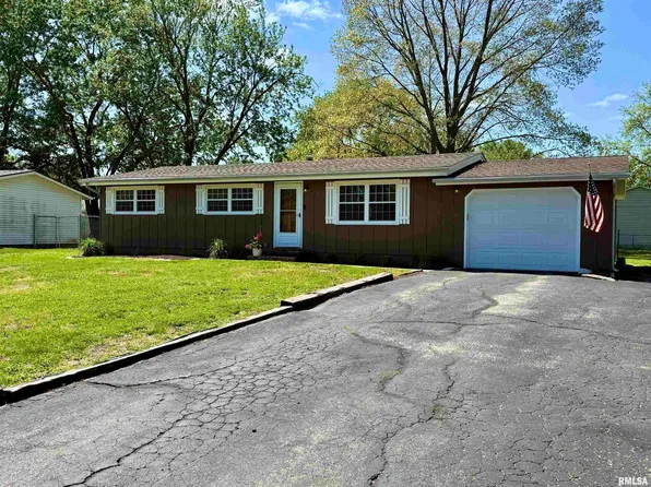 814 W Sunnyview Ave, Knoxville, IL 61448
